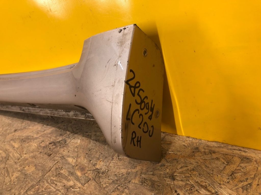 75850-60040 | Накладка порогу зовнішня прав. TOYOTA LAND CRUISER 200 08-21 - Фото 2