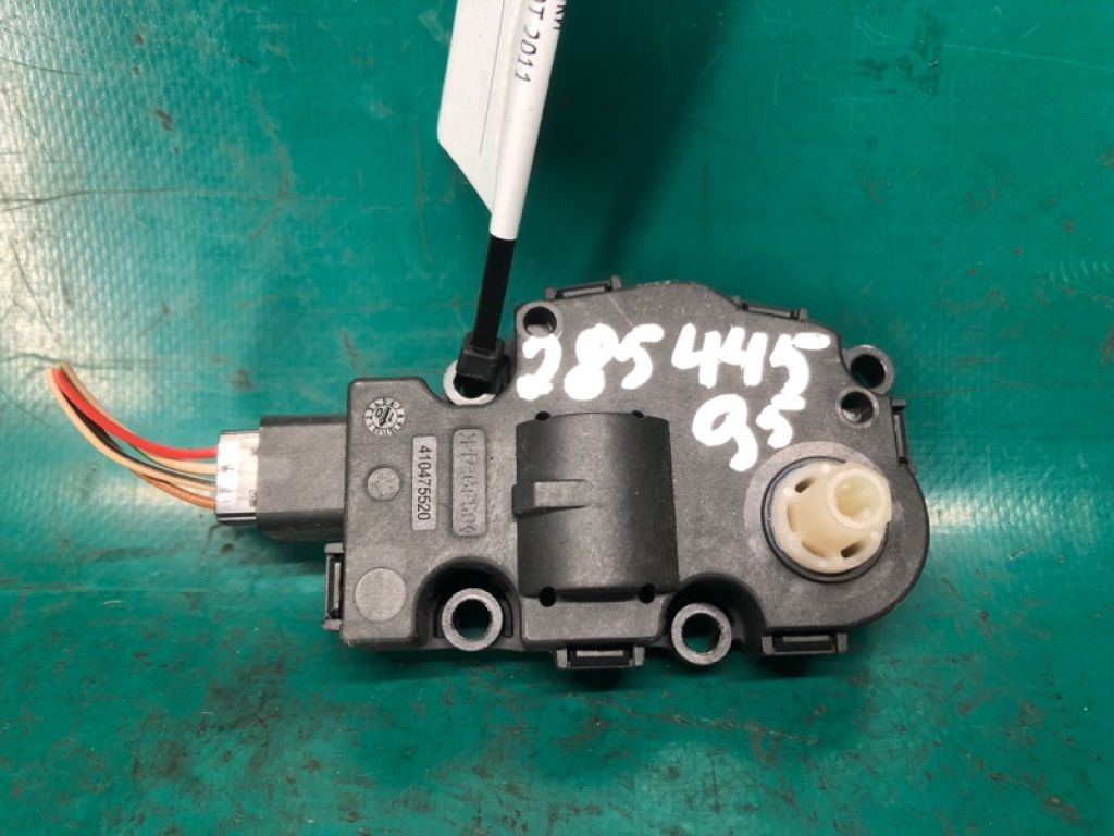 8K0 820 511 C | Моторчик заслінки пічки AUDI Q5 08-16