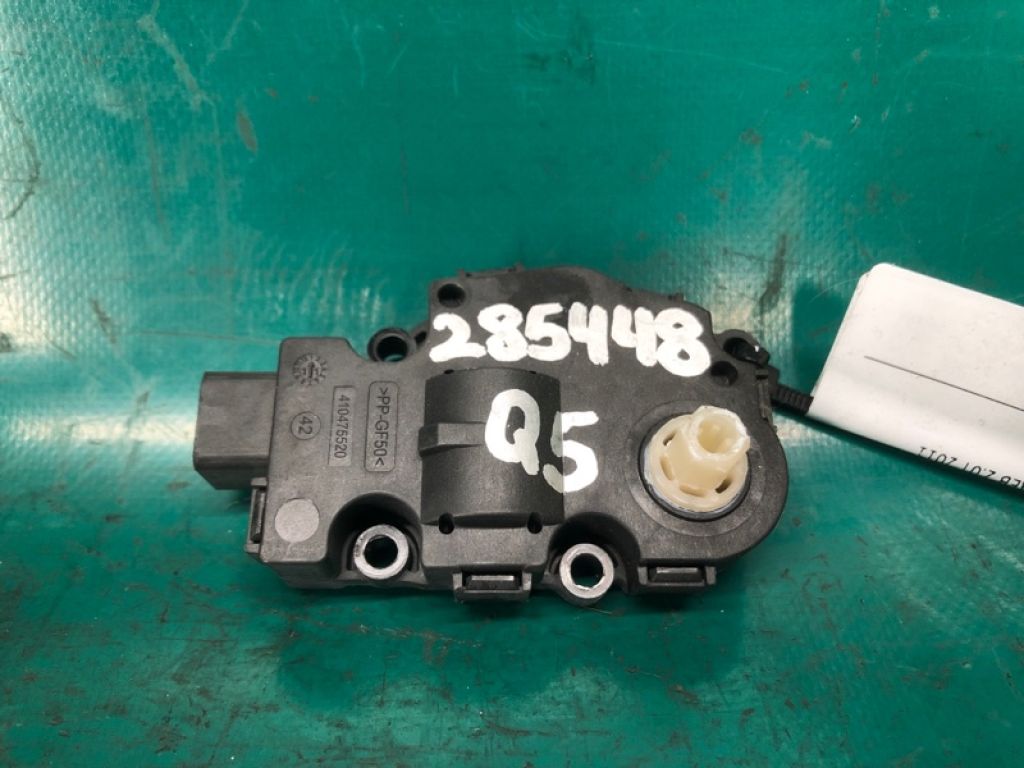 8K0 820 511 C | Моторчик заслінки пічки AUDI Q5 08-16