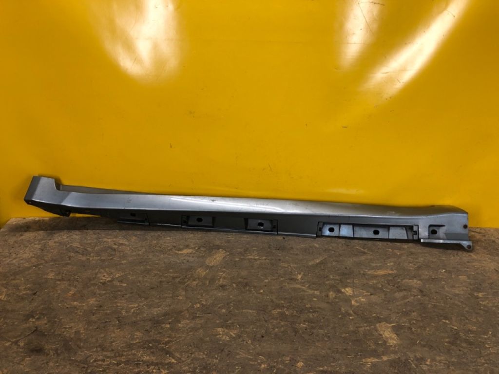 75860-05010 | Накладка порогу зовнішня лів. TOYOTA AVENSIS 08-18