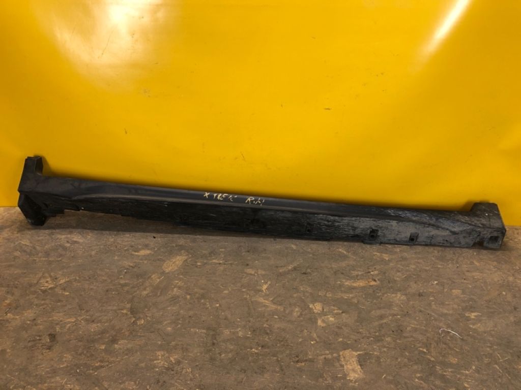 76850-6FR0A | Накладка порогу зовнішня прав. NISSAN X-TRAIL/ROGUE T32 13-20