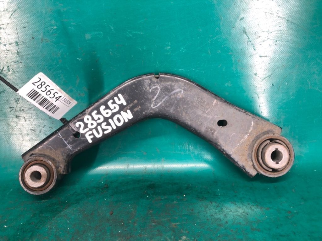 DG9Z-5500-A | Рычаг задней подвески поперечный верхний прав. FORD FUSION 14-