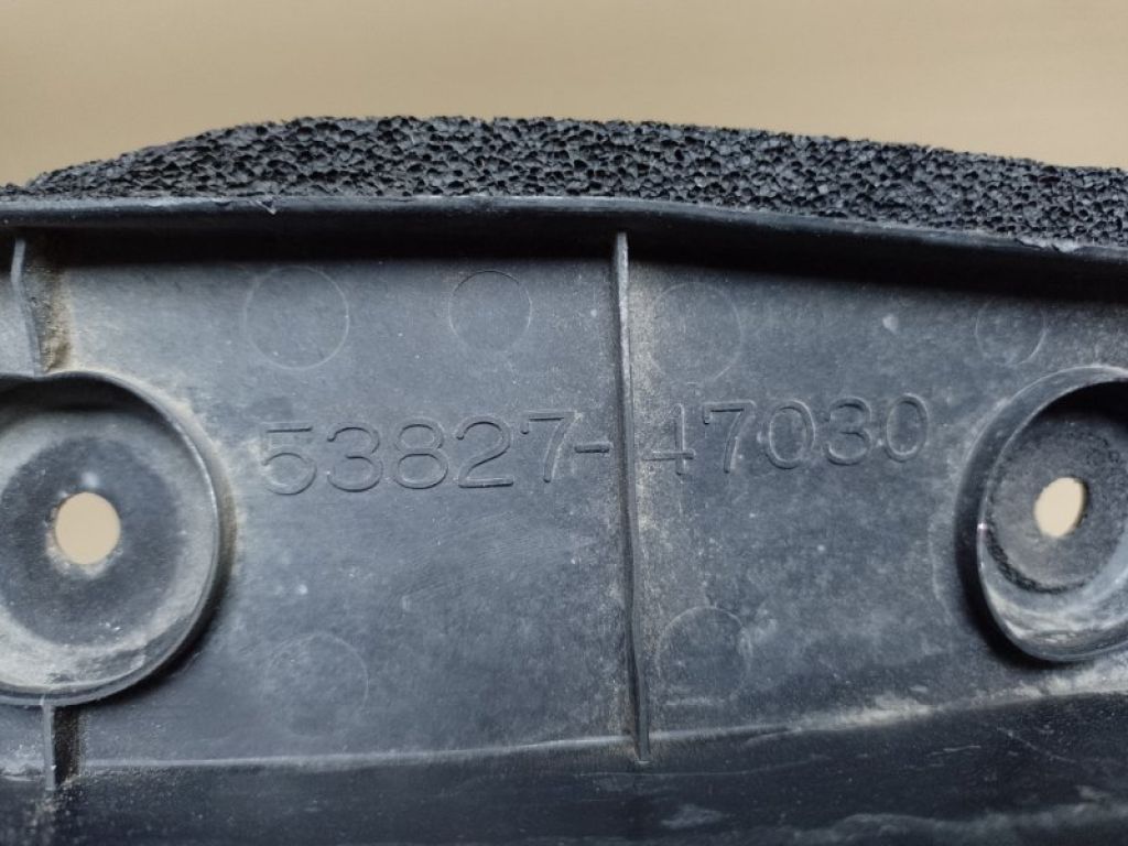 53827-47030 | Пыльник крыла передн. прав. TOYOTA PRIUS - 30 09-17 - Фото 3