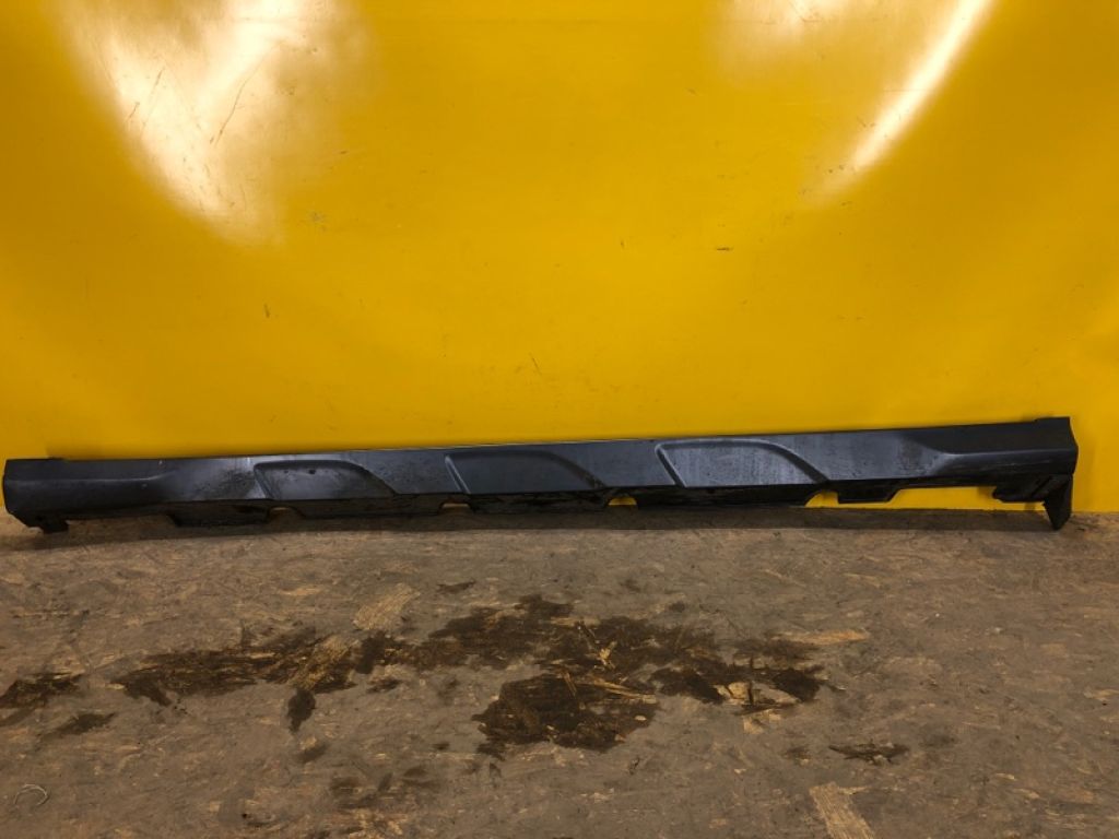 87751-J9500 | Накладка порога наружная лев. HYUNDAI KONA OS 17-23