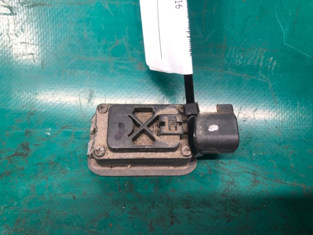 1L2Z-14018-AC | Кнопка открывания багажника наружная FORD FUSION 14- - Фото 3