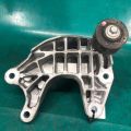 DG9Z-7M125-B | Кронштейн КПП лев. FORD FUSION 14- - Превью 4