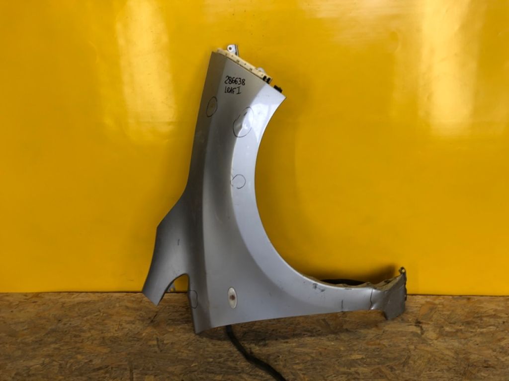 63100-3NF0A | Крило переднє прав. NISSAN LEAF 10-17