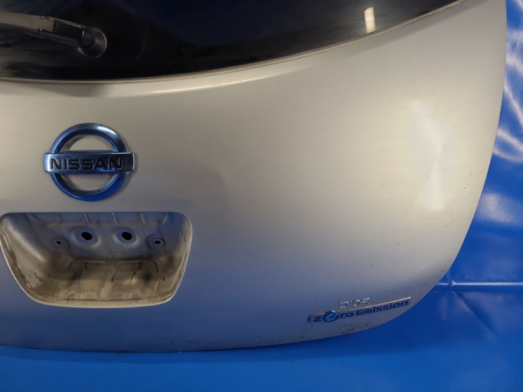 K010M-3NAMB | Крышка багажника NISSAN LEAF 10-17 - Фото 4