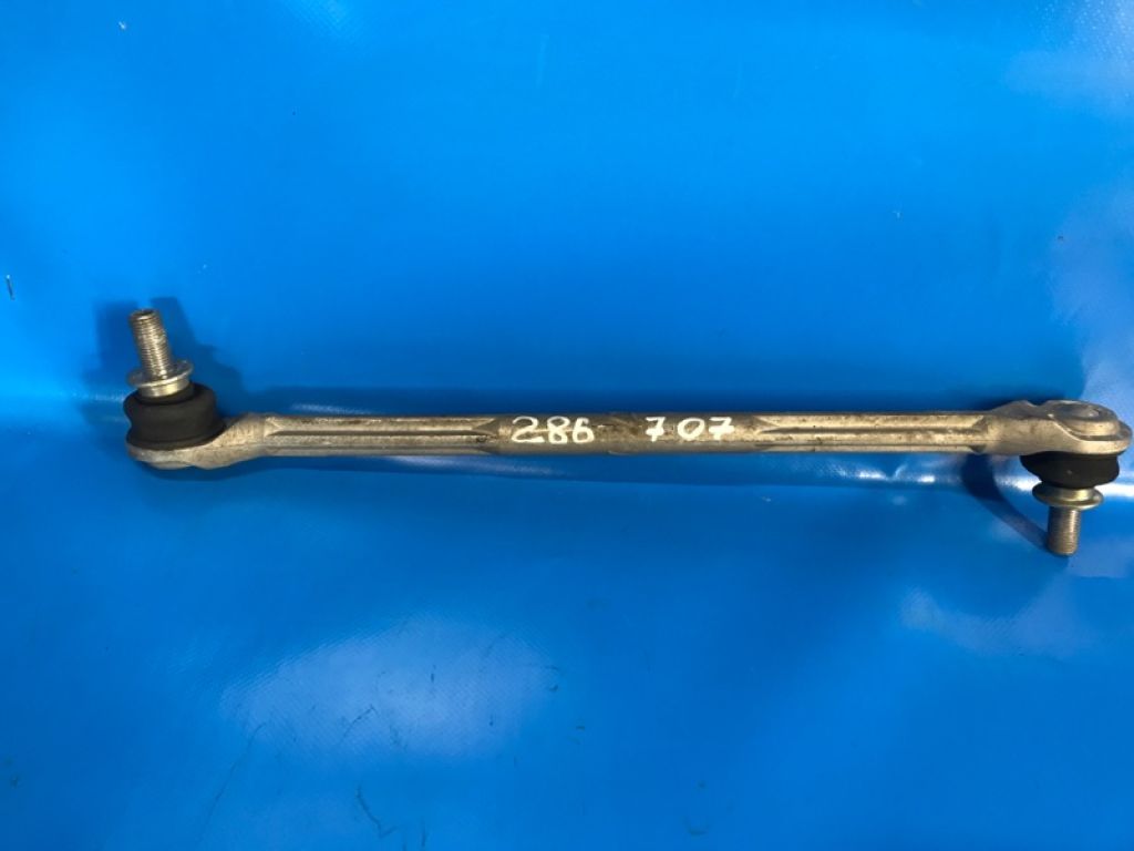 4882047020 | Стойка стабилизатора передн. лев. TOYOTA PRIUS PLUS 11-14