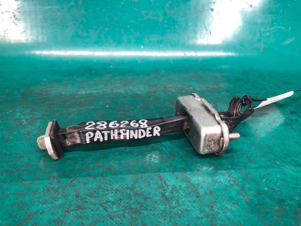 82430-3JA0A | Ограничитель двери задн. прав. NISSAN PATHFINDER R52 12-21