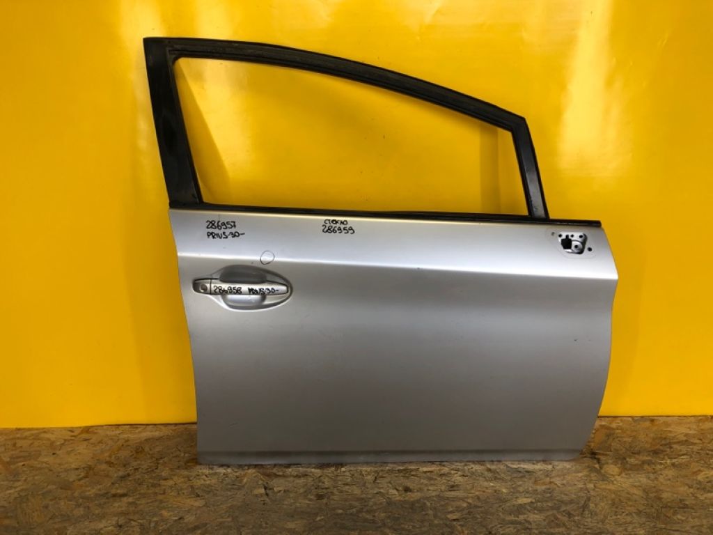 67001-47070 | Двері передн. прав. TOYOTA PRIUS - 30 09-17