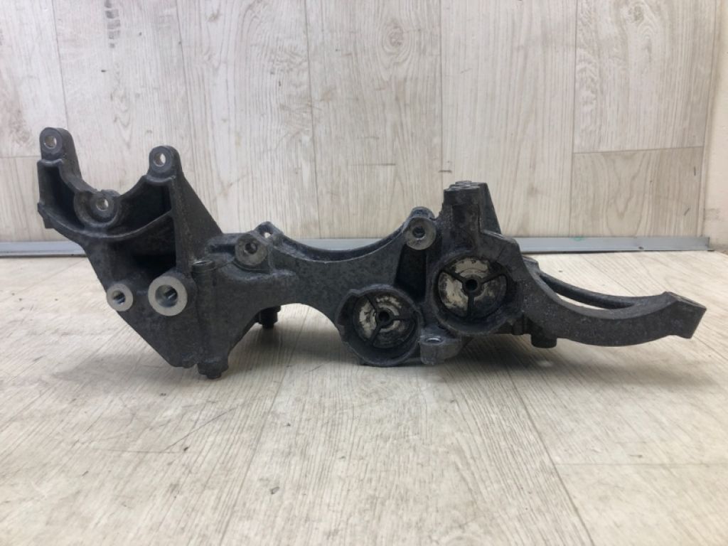 07K903141B | Кронтейн генератора VOLKSWAGEN JETTA USA 10-17