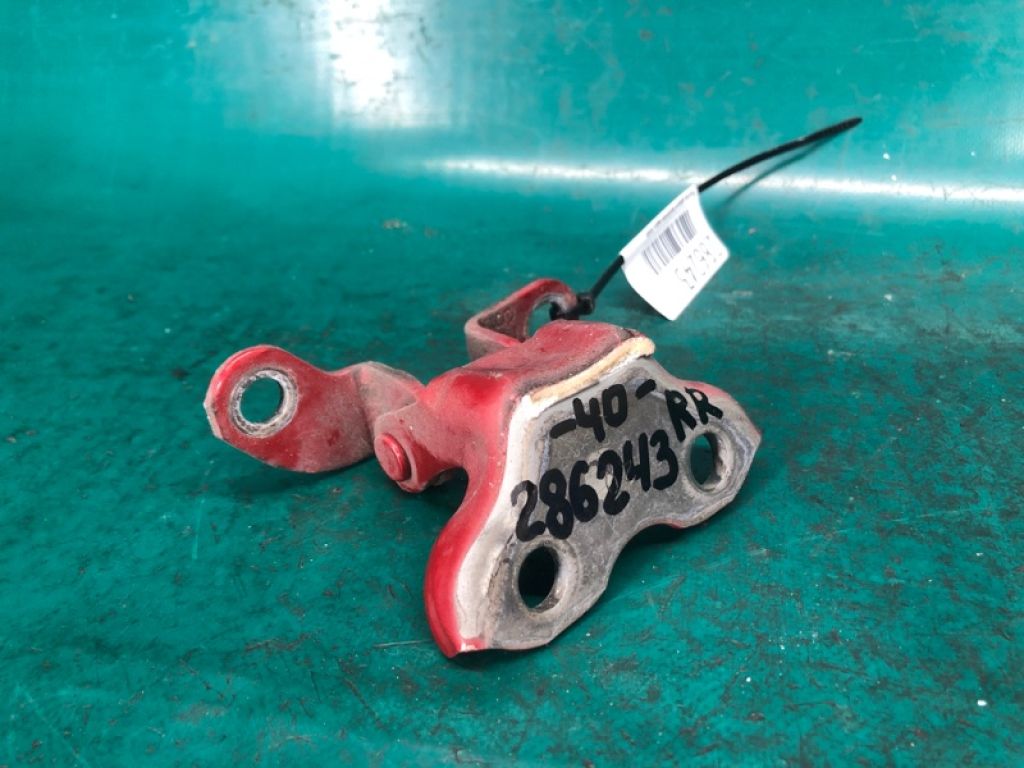 68750-06010 | Петля двери верхняя задн. прав. TOYOTA CAMRY 40 06-11