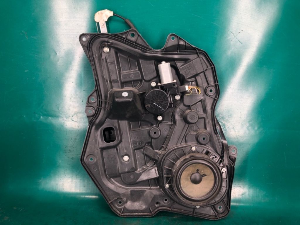BBM4-73-590 | Стеклоподъемник задн. лев. MAZDA 3 BL 09-13