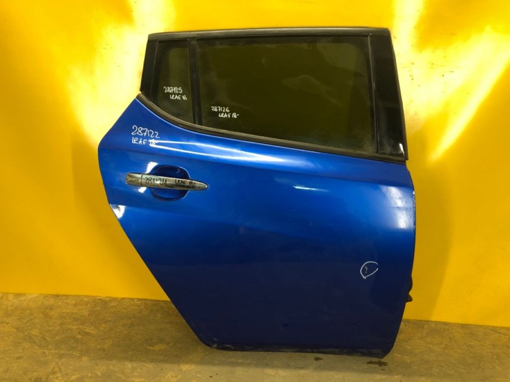 82100-5SF0A | Двері задн. прав. NISSAN LEAF 18-