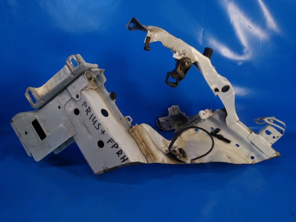 53213-47040 | Лонжерон передн. прав. TOYOTA PRIUS PLUS 11-14