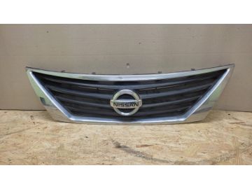 Решітка радіатора NISSAN VERSA B17 11-19
