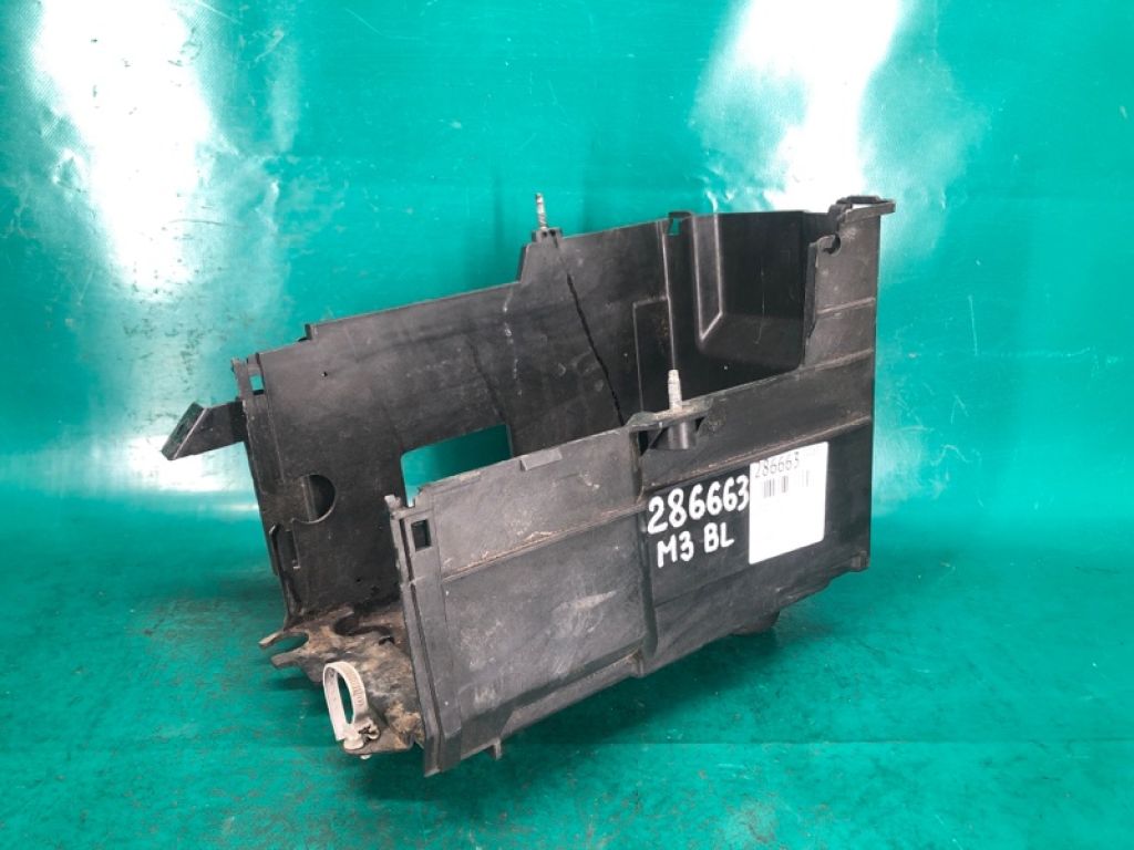 BCD3-56-980D | Полка аккумулятора MAZDA 3 BL 09-13