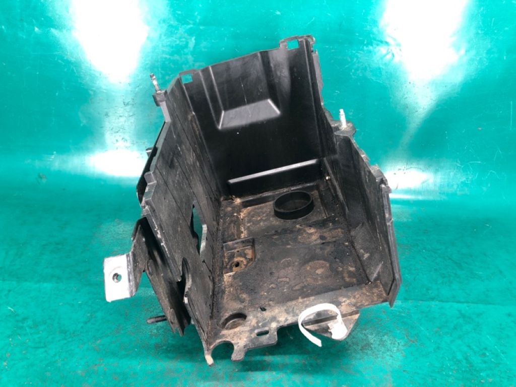 BCD3-56-980D | Полка аккумулятора MAZDA 3 BL 09-13 - Фото 2