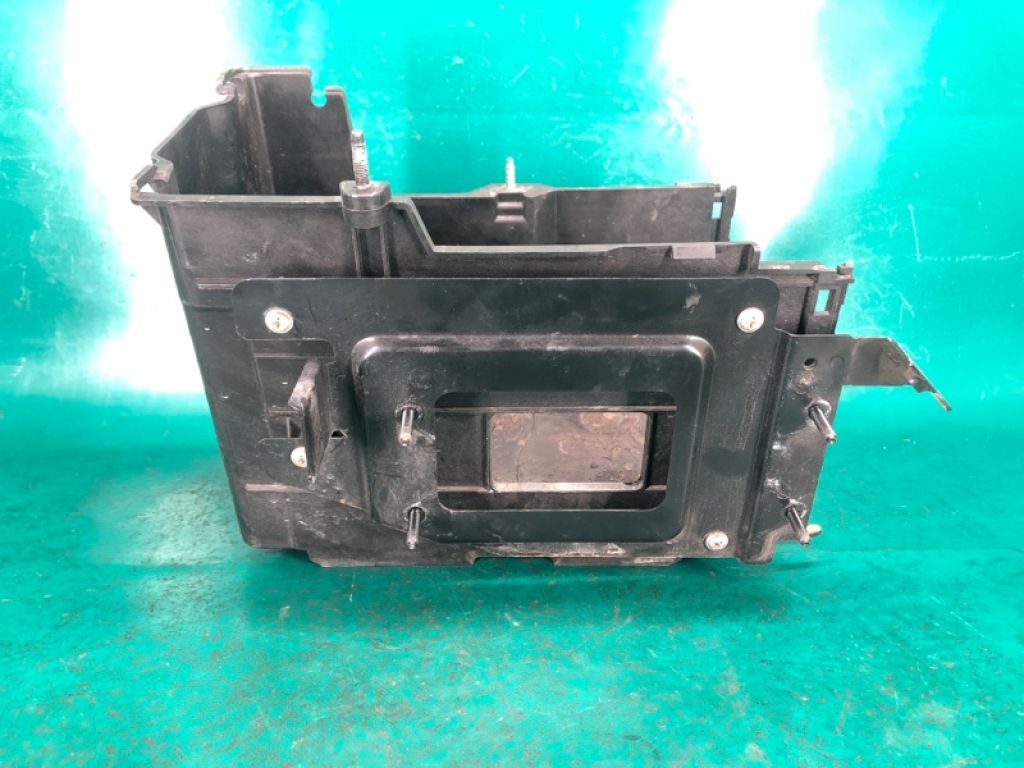 BCD3-56-980D | Полка аккумулятора MAZDA 3 BL 09-13 - Фото 3