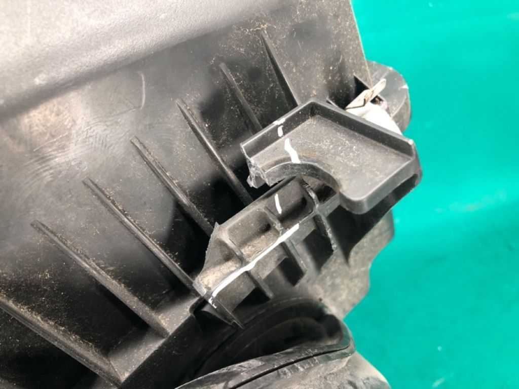 PE07-13-320D | Корпус воздушного фильтра MAZDA 3 BL 09-13 - Фото 9