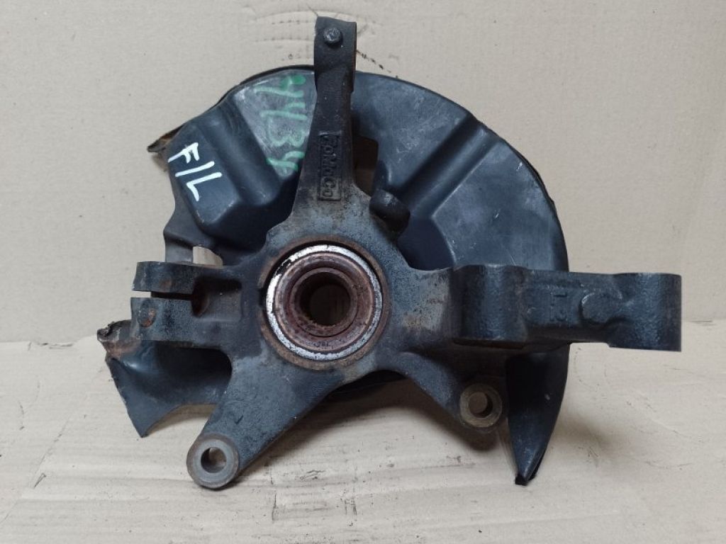 L206-33-030A | Кулак поворотный лев. MAZDA CX-7 06-12