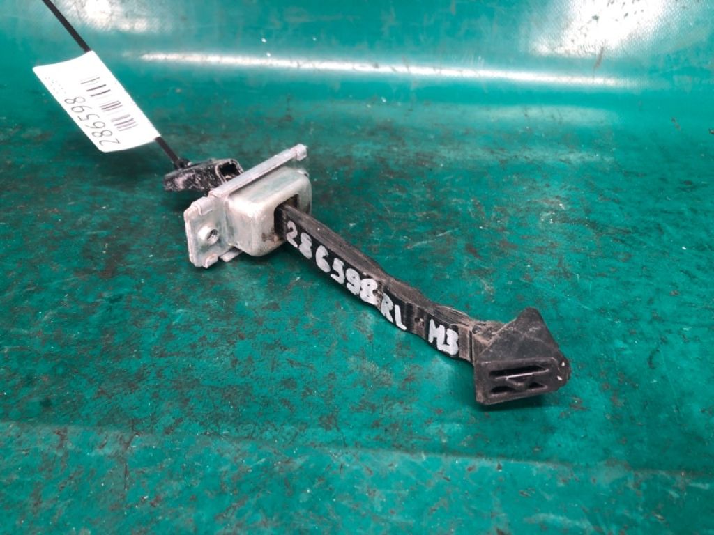 BBM4-72-270B | Обмежувач дверей задн. лів. MAZDA 3 BL 09-13