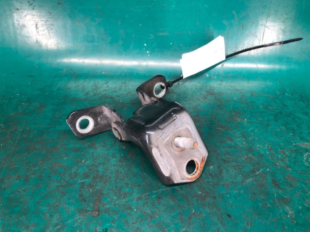 D461-72-210B | Петля двері верхня задн. прав. MAZDA 3 BL 09-13