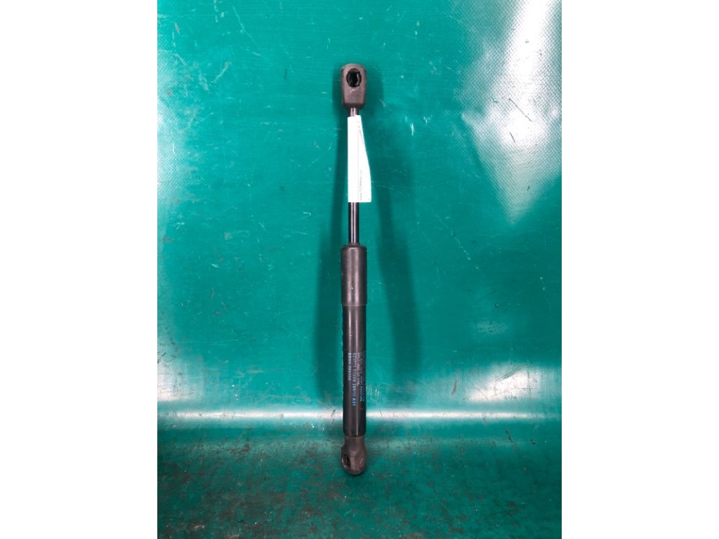 BBM4-56-930A | Амортизатор кришки багажника прав. MAZDA 3 BL 09-13