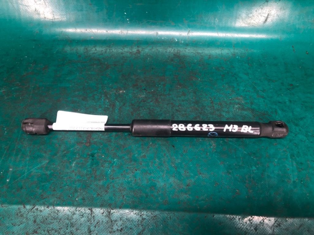 BBM4-56-930A | Амортизатор кришки багажника прав. MAZDA 3 BL 09-13 - Фото 2