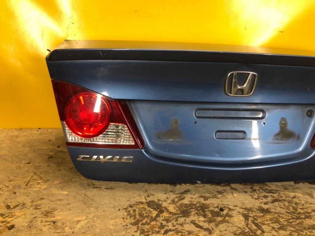 68500-SNK-G00ZZ | Кришка багажника HONDA CIVIC 4D 06-11 - Фото 4