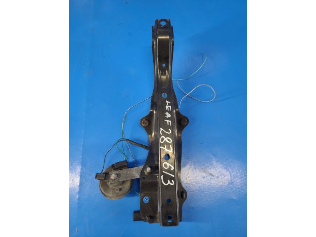 Кронштейн замка капота NISSAN LEAF 10-17