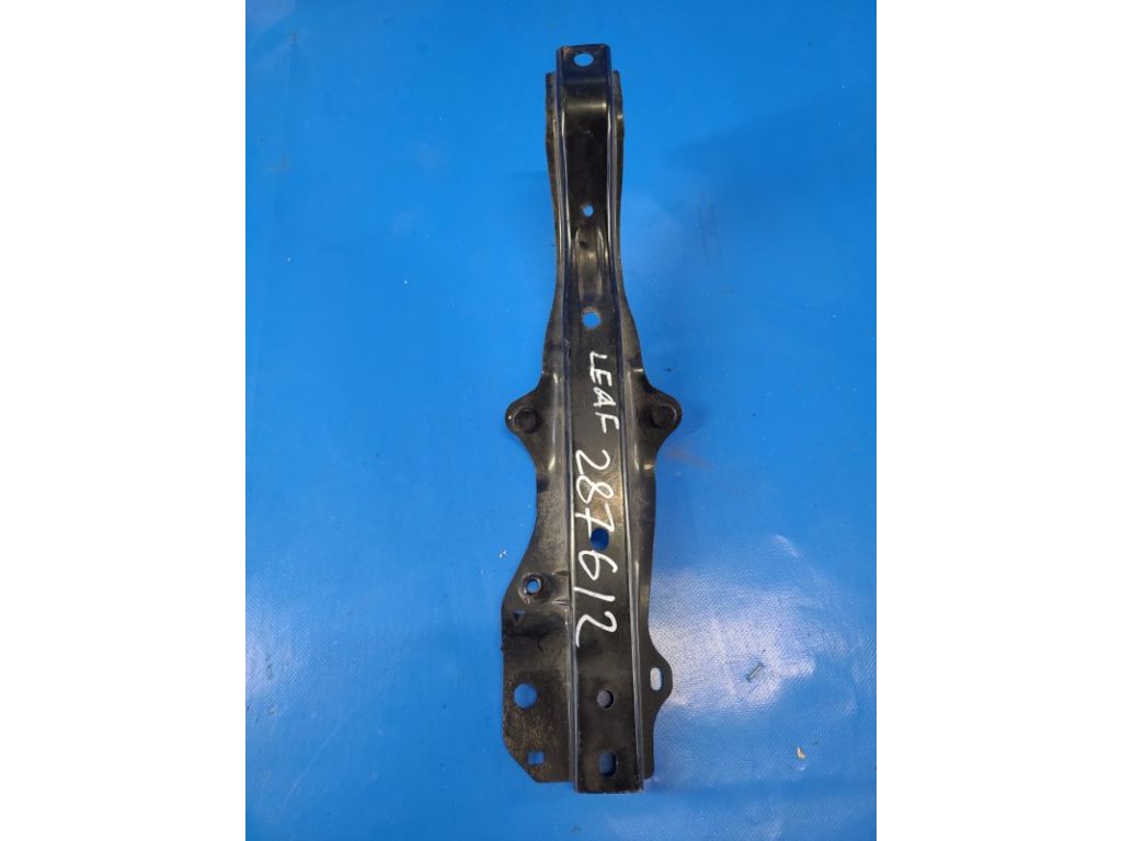 Кронштейн замка капота NISSAN LEAF 10-17