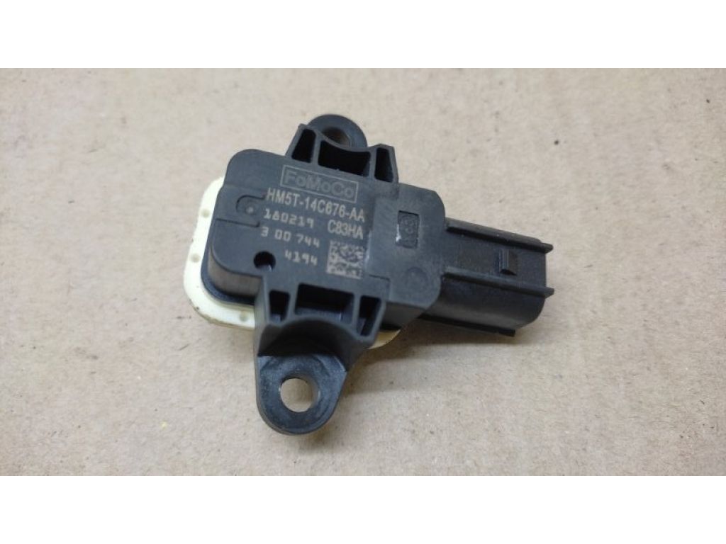 HM5Z-14B345-A | Датчик удара FORD FOCUS 10-18