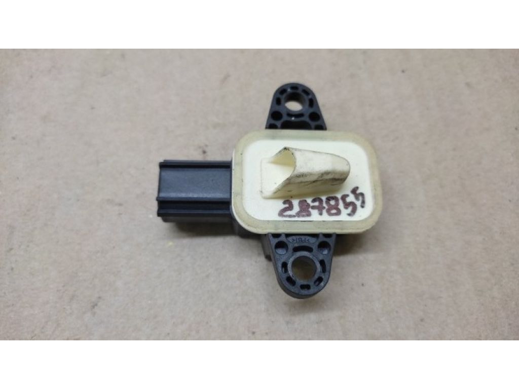 HM5Z-14B345-A | Датчик удара FORD FOCUS 10-18 - Фото 2