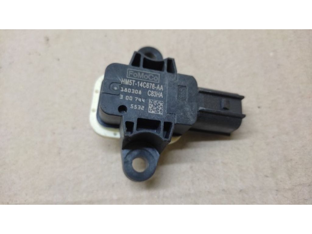 HM5Z-14B345-A | Датчик удара FORD FOCUS 10-18