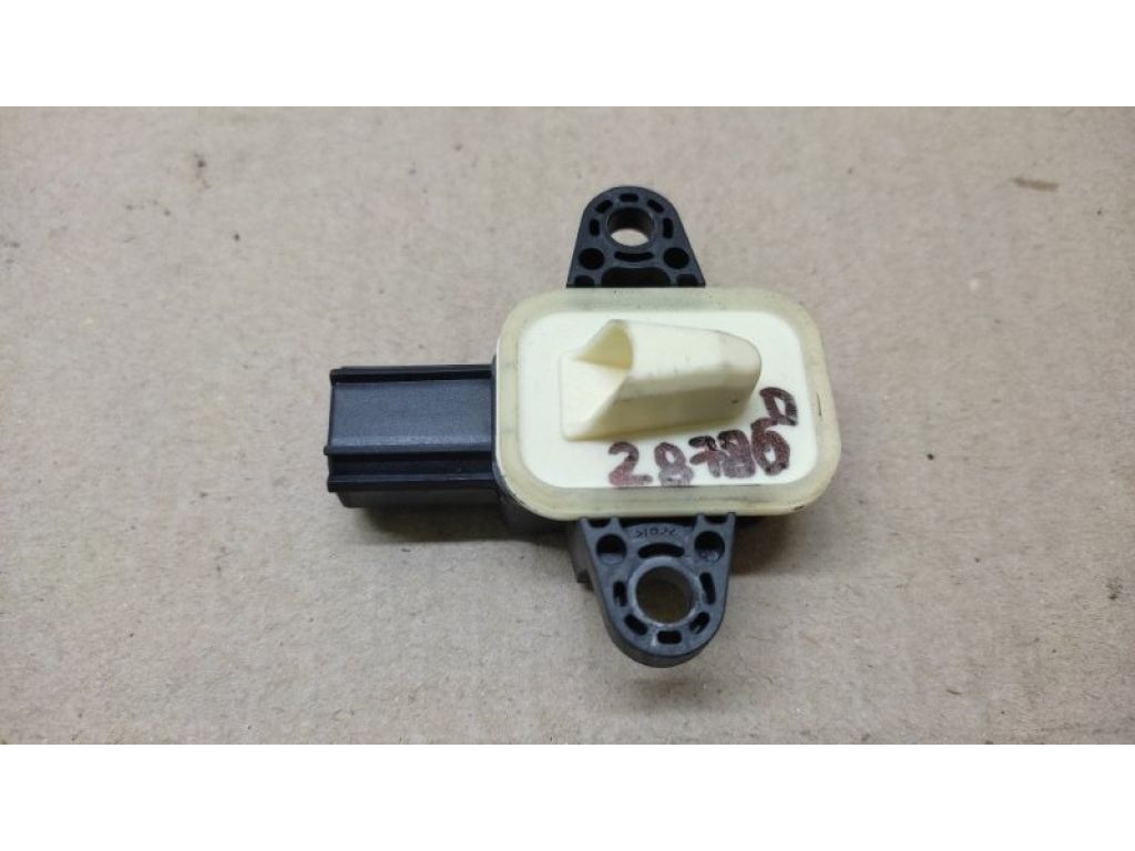 HM5Z-14B345-A | Датчик удара FORD FOCUS 10-18 - Фото 2