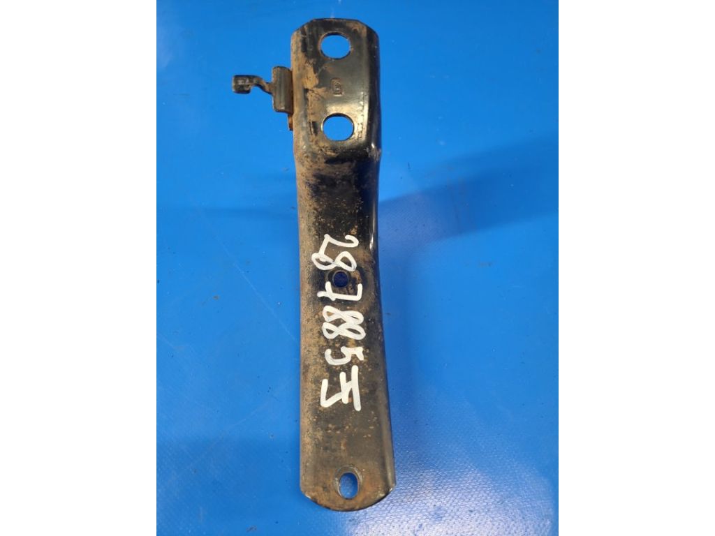 51796-60030 | Кронштейн підніжки лів. TOYOTA LAND CRUISER 200 08-21