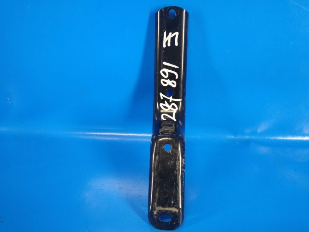 Кронштейн подножки лев. TOYOTA LAND CRUISER 200 08-21