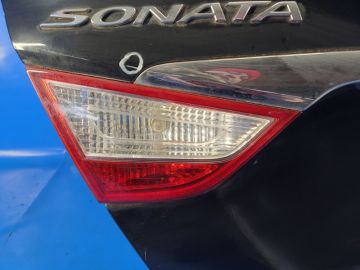 Фонарь внутренний лев. HYUNDAI SONATA YF 10-14