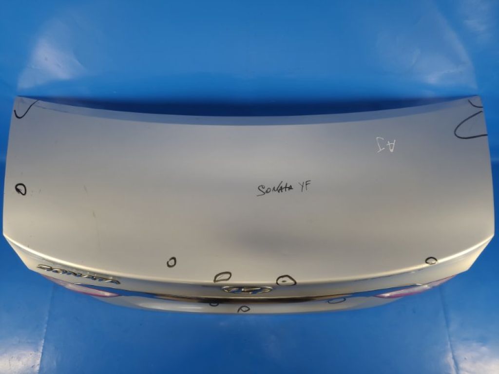 69200-3Q000 | Кришка багажника HYUNDAI SONATA YF 10-14 - Фото 2