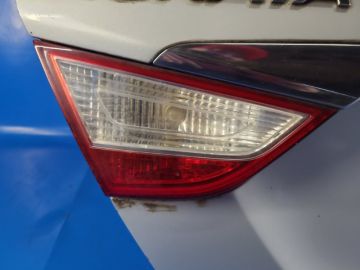 Фонарь внутренний лев. HYUNDAI SONATA YF 10-14