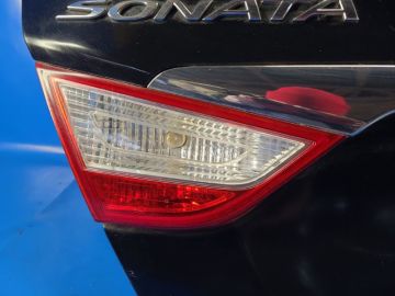 Фонарь внутренний лев. HYUNDAI SONATA YF 10-14