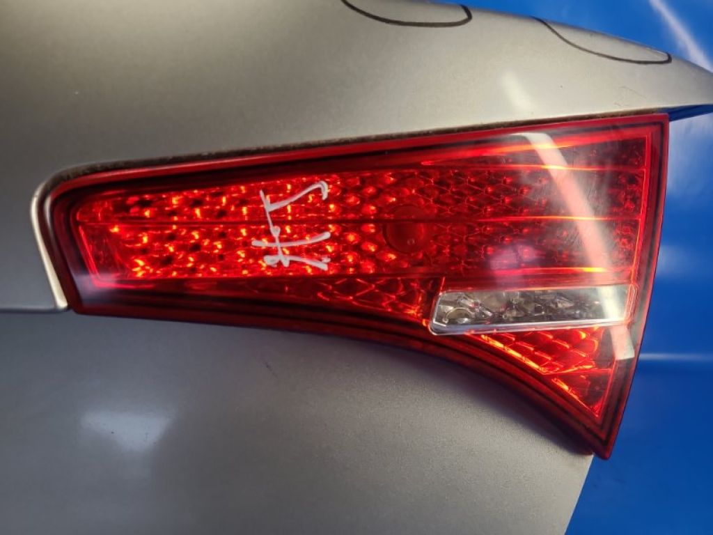 Ліхтар внутрішній прав. KIA OPTIMA TF 11-16