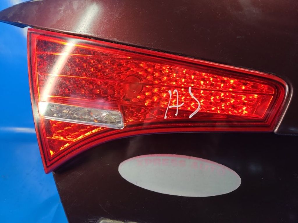 Ліхтар внутрішній лів. KIA OPTIMA TF 11-16