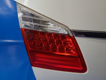 Фонарь внутренний лев. HYUNDAI GENESIS SEDAN 08-13