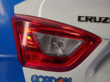 Фонарь внутренний лев. CHEVROLET CRUZE 15-