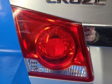 Фонарь внутренний лев. CHEVROLET CRUZE 08-15