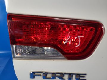 Ліхтар внутрішній лів. KIA FORTE YD 12-