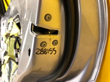 Замок двері задн. прав. TOYOTA RAV4 18-